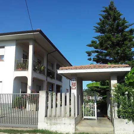 La Casa Di Angelica Nocleg ze śniadaniem 3*